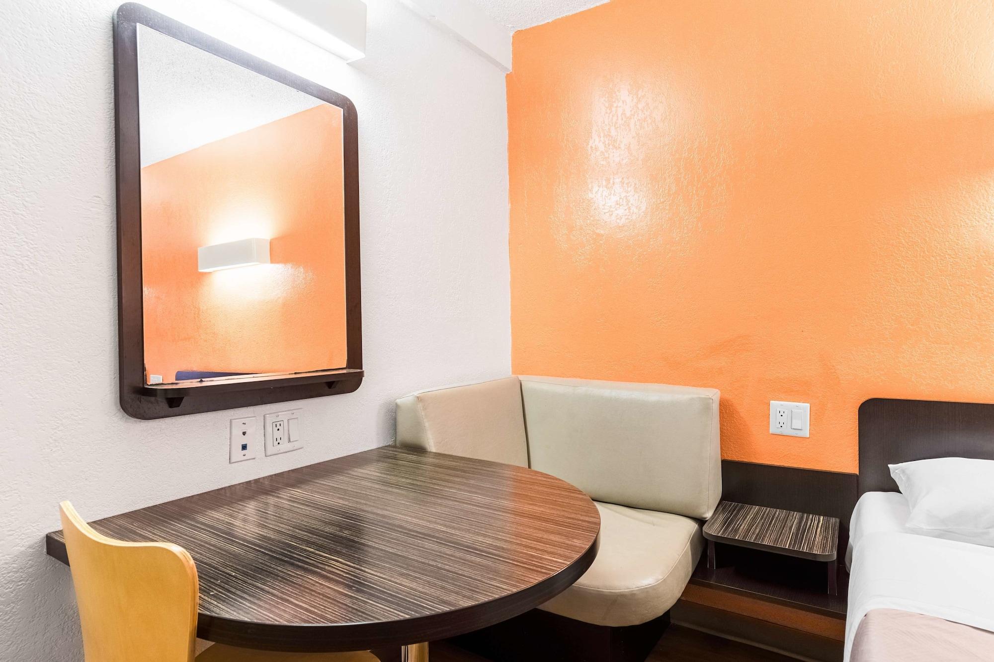 Motel 6-Long Beach, Ca - International City Ngoại thất bức ảnh