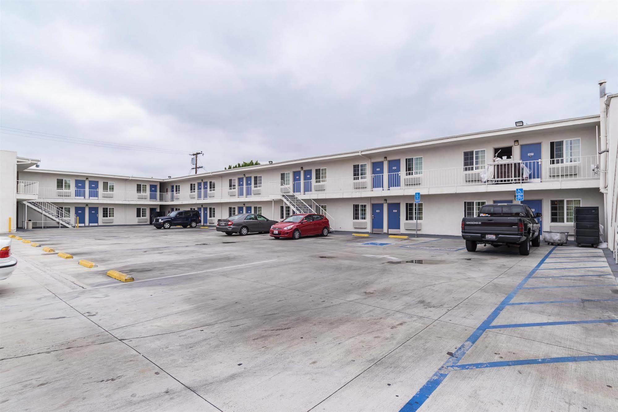Motel 6-Long Beach, Ca - International City Ngoại thất bức ảnh