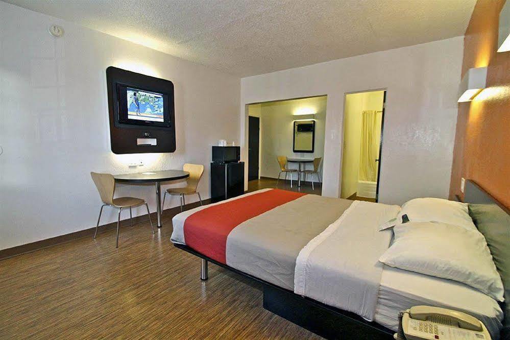 Motel 6-Long Beach, Ca - International City Ngoại thất bức ảnh