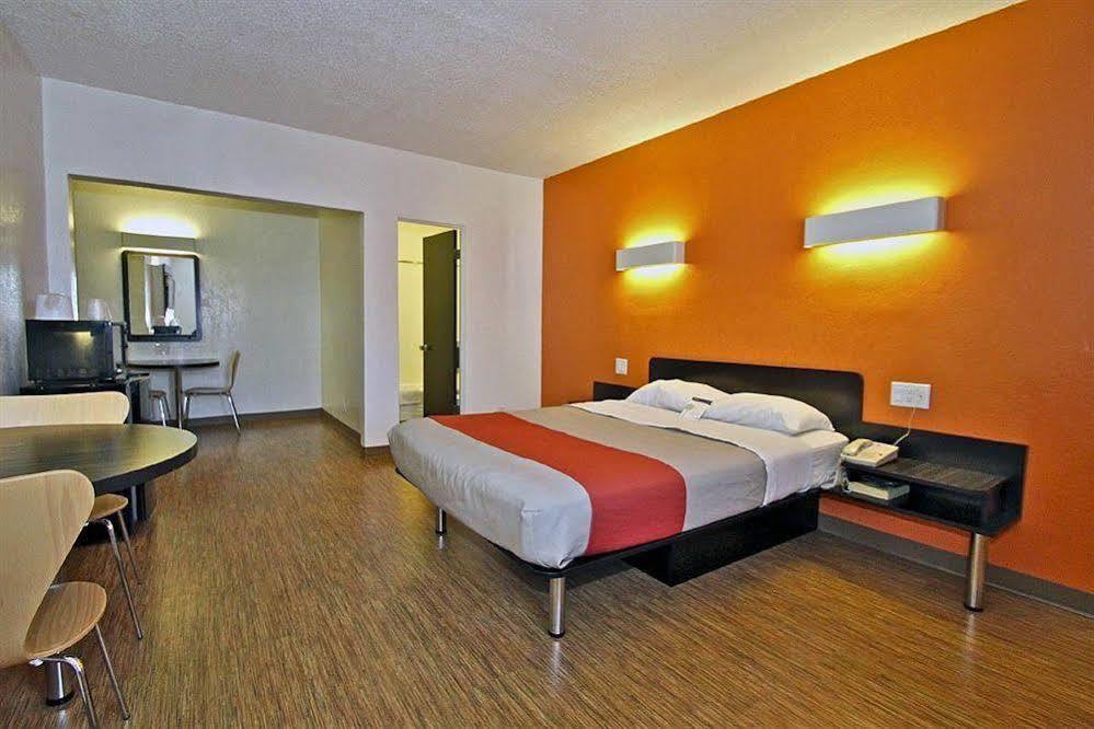 Motel 6-Long Beach, Ca - International City Ngoại thất bức ảnh